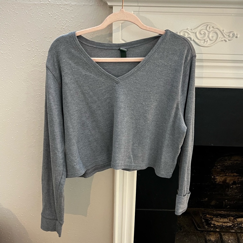 Grey long sleeve crop top